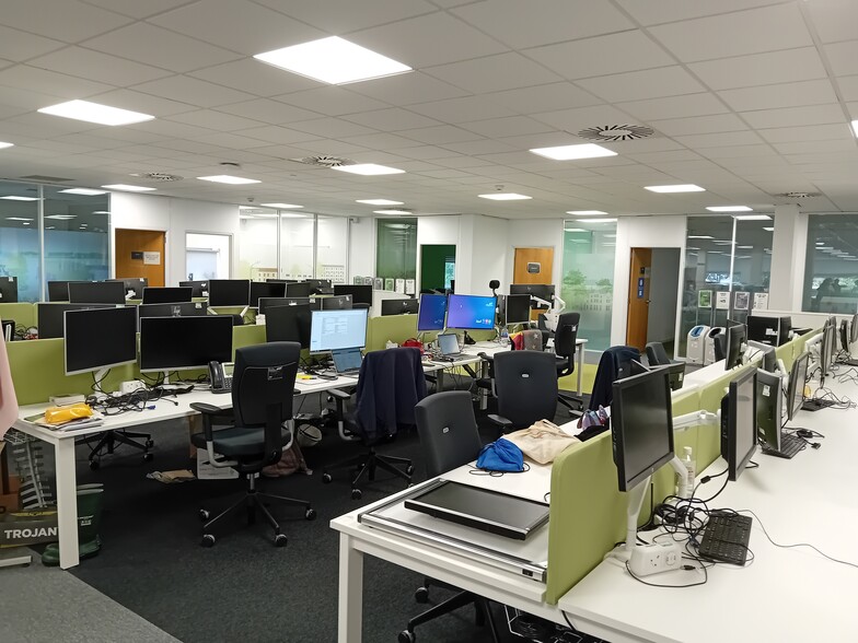 2 Spiersbridge Way, Glasgow en alquiler - Foto del edificio - Imagen 3 de 13