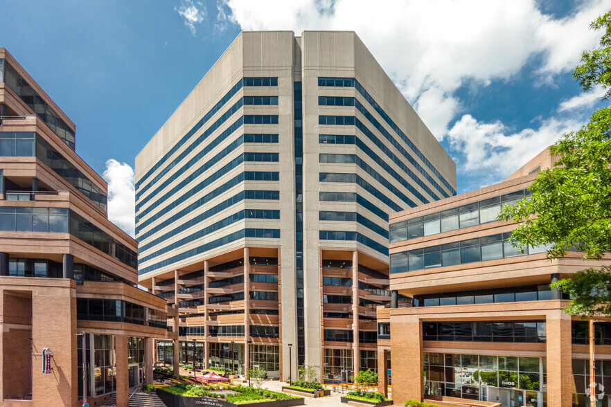 8403 Colesville Rd, Silver Spring, MD en alquiler - Foto del edificio - Imagen 1 de 8