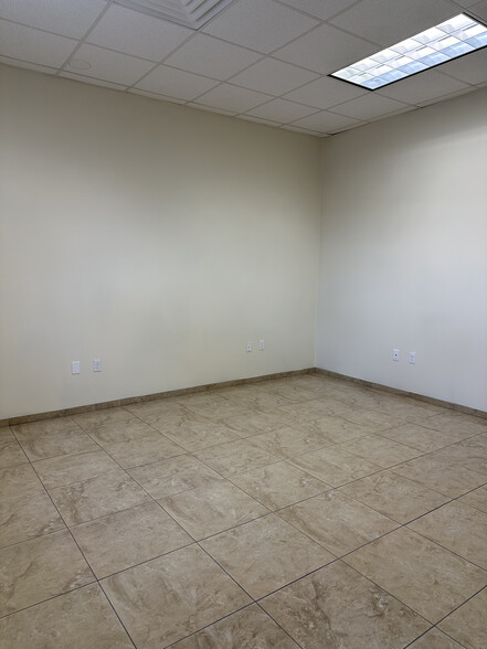 1317 E Jasmine Ave, McAllen, TX en alquiler - Foto del edificio - Imagen 2 de 13