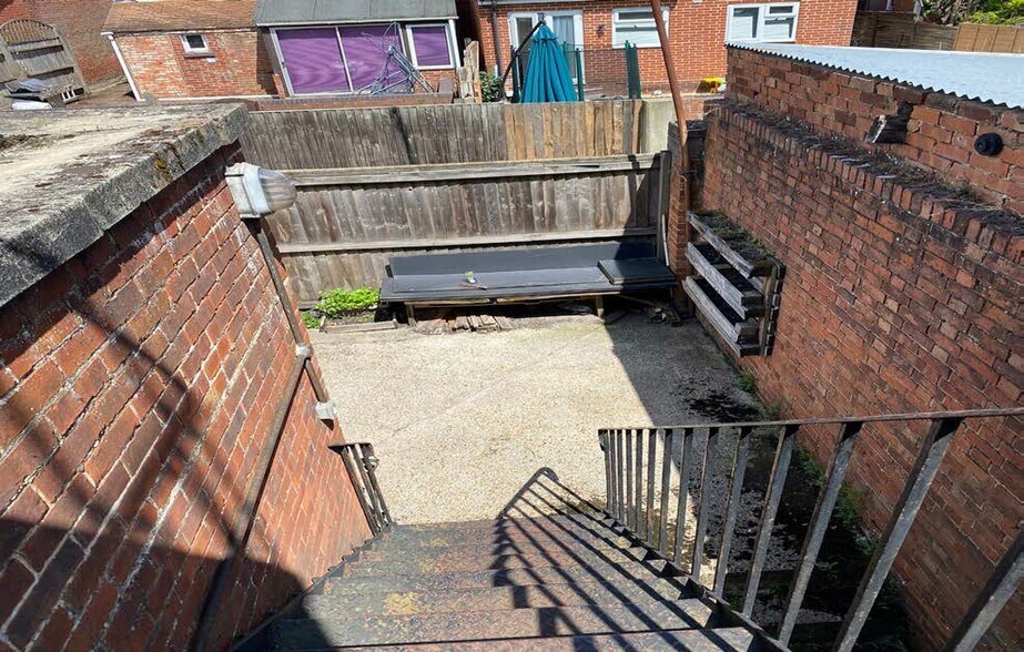 435 Millbrook Rd, Southampton en venta - Foto del edificio - Imagen 3 de 5