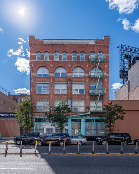 26 Bruckner Blvd, Bronx, NY en alquiler - Foto del edificio - Imagen 3 de 7