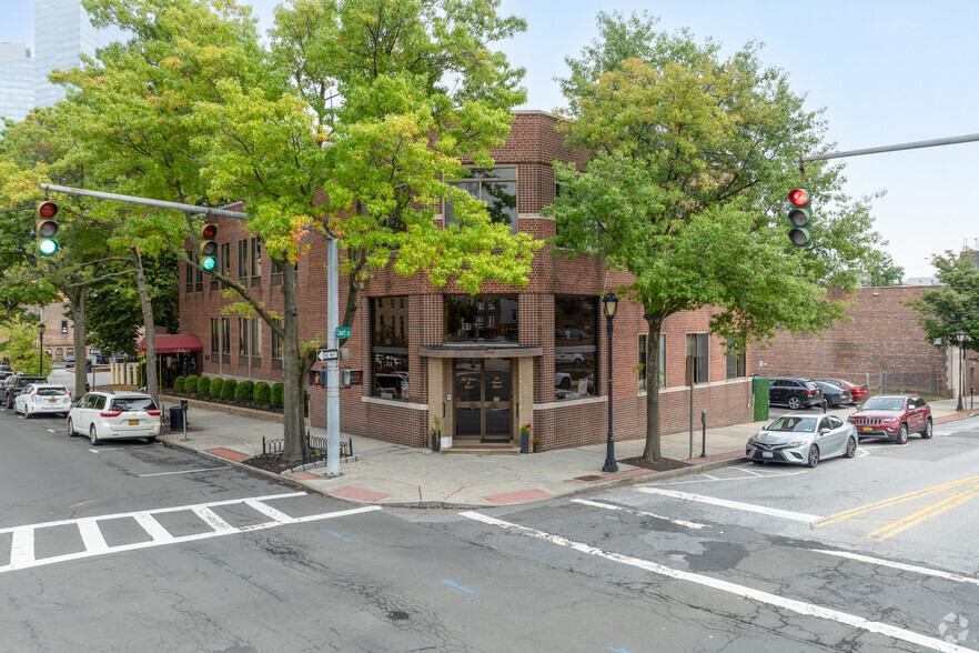 99 Court St, White Plains, NY en alquiler - Foto del edificio - Imagen 1 de 15