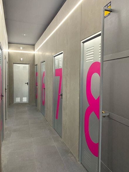 Edificio residencial en Montcada i Reixac, Barcelona en venta - Foto del interior - Imagen 2 de 5