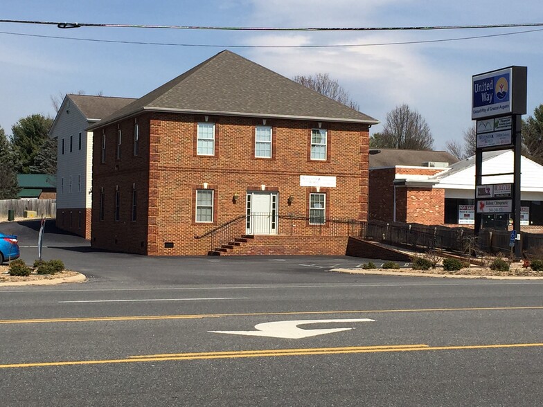 24 Idlewood Blvd, Staunton, VA en venta - Foto principal - Imagen 1 de 9