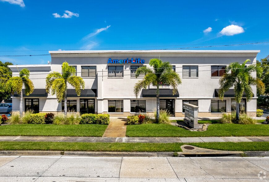 3831 Tyrone Blvd N, Saint Petersburg, FL en alquiler - Foto del edificio - Imagen 2 de 12