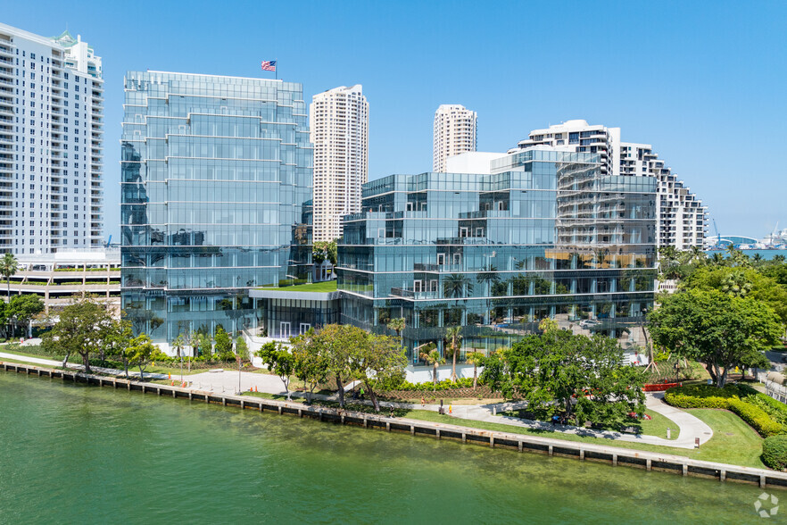 601 Brickell Key Dr, Miami, FL en alquiler - Foto del edificio - Imagen 3 de 15