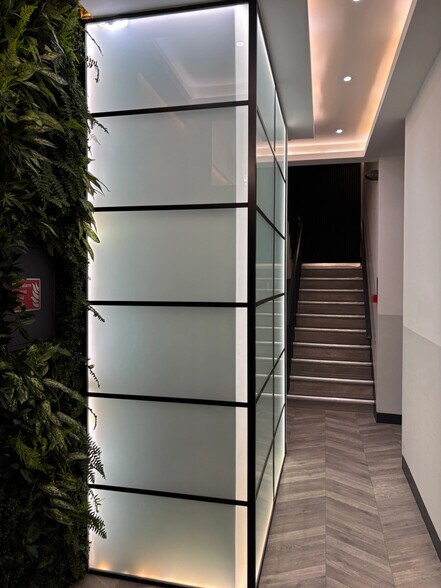 25-26 Poland St, London en alquiler - Foto del edificio - Imagen 2 de 10