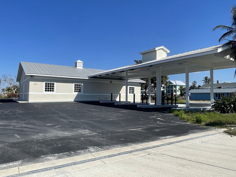 6061 Estero Blvd, Fort Myers, FL en venta - Foto del edificio - Imagen 1 de 46