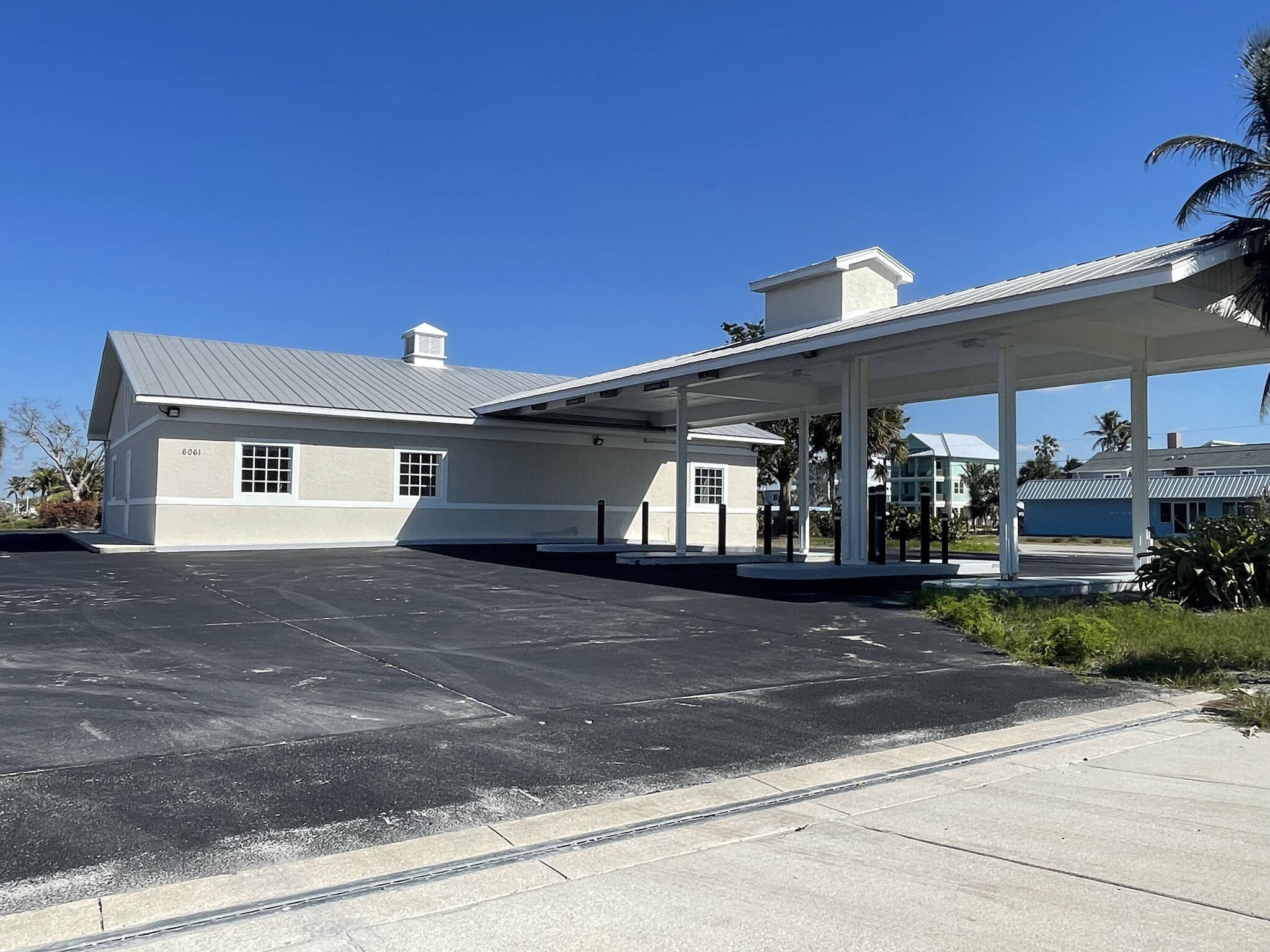 6061 Estero Blvd, Fort Myers, FL en venta Foto del edificio- Imagen 1 de 47