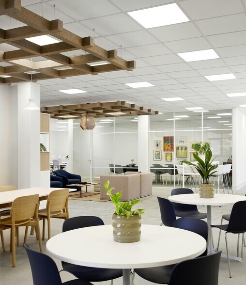 Elstree Way, Borehamwood en alquiler - Foto del edificio - Imagen 2 de 25