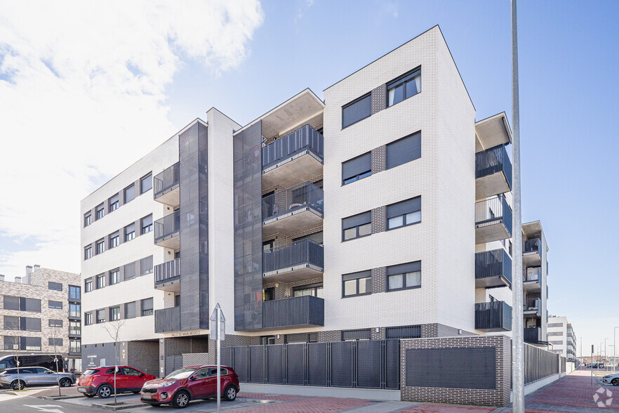 Local en Torrejón de Ardoz, Madrid en alquiler - Foto del edificio - Imagen 2 de 2