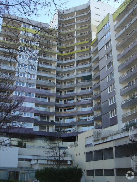 4 Rue Salvador Allende, Nanterre en alquiler - Foto del edificio - Imagen 3 de 4