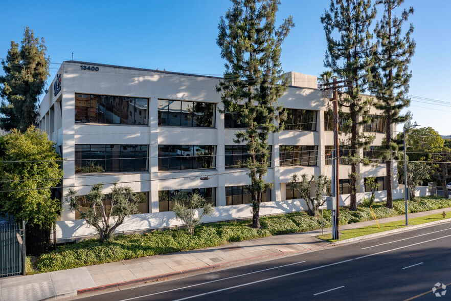 13400 Riverside Dr, Sherman Oaks, CA en alquiler - Foto del edificio - Imagen 2 de 5