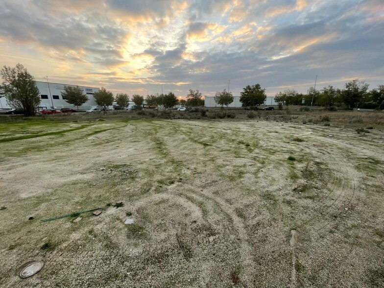 Terreno en Cáceres en venta - Foto del edificio - Imagen 1 de 4