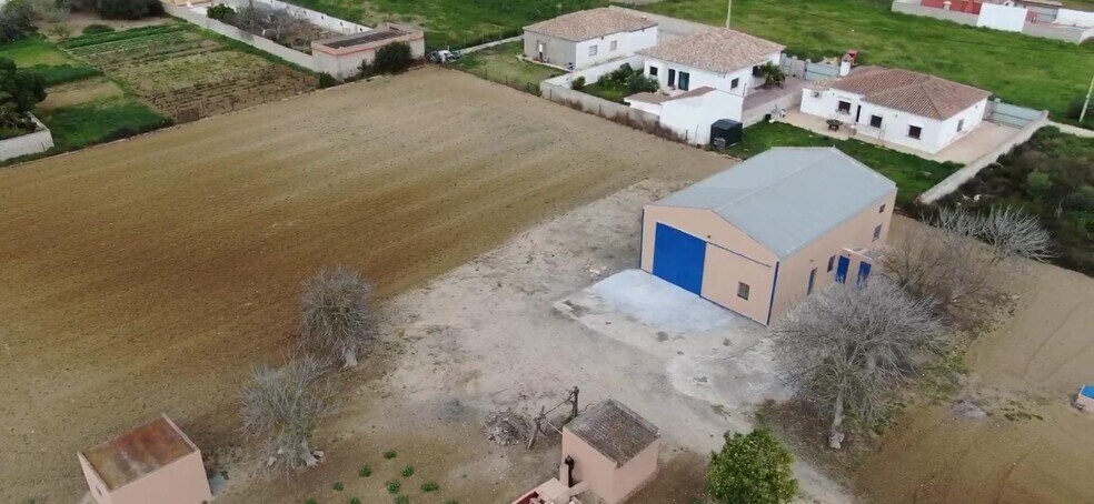 Nave en Chiclana de la Frontera, Cádiz en venta - Foto del edificio - Imagen 2 de 19