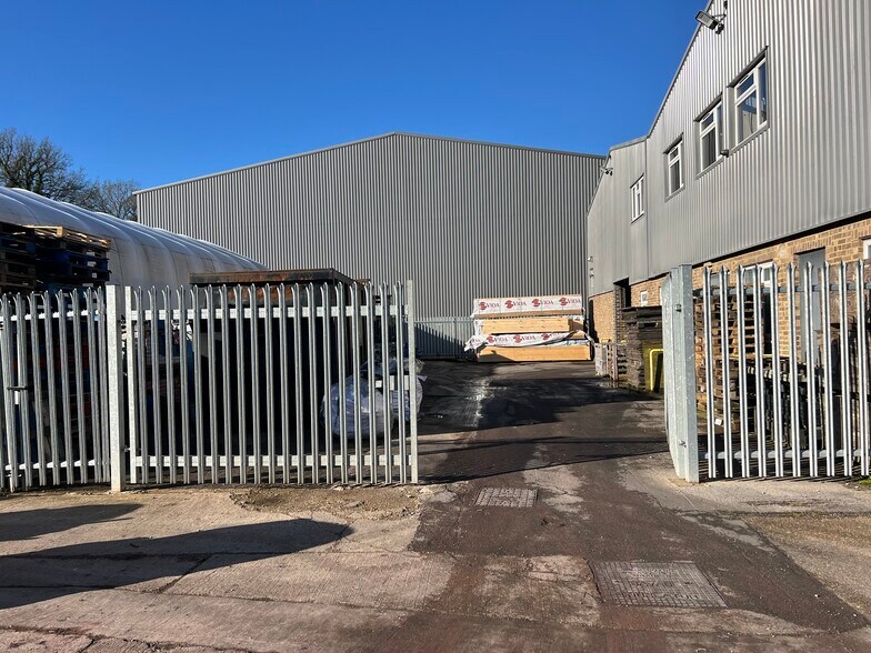 Unit 12 Maydwell Avenue, Stane Street, Slinfold, Horsham en alquiler - Foto del edificio - Imagen 3 de 26