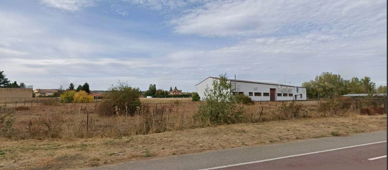Calle Presidente Adolfo Suárez, 48, Villaquilambre, León en venta Foto principal- Imagen 1 de 5