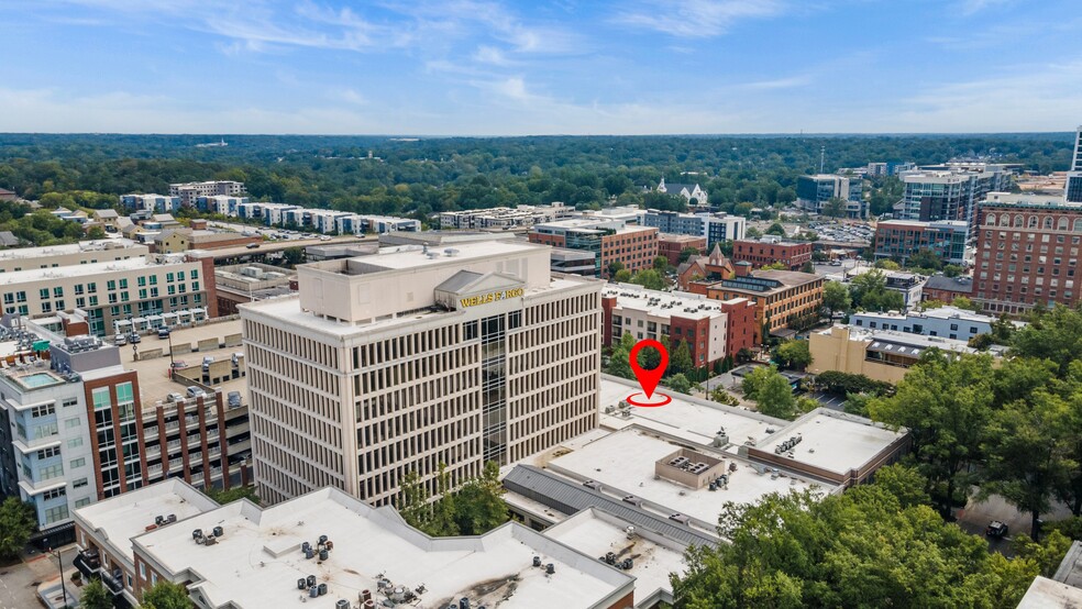 75 E McBee Ave, Greenville, SC en alquiler - Foto del edificio - Imagen 2 de 14