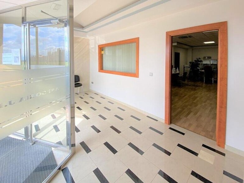 Calle Príncipe Felipe, Albolote, Granada en venta - Foto del interior - Imagen 2 de 19