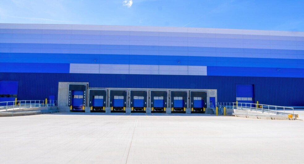 Napier Way, Crawley en alquiler - Foto del edificio - Imagen 3 de 5