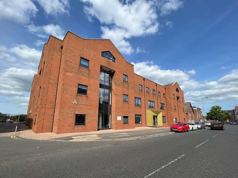 106 University St, Belfast en alquiler - Foto del edificio - Imagen 3 de 3