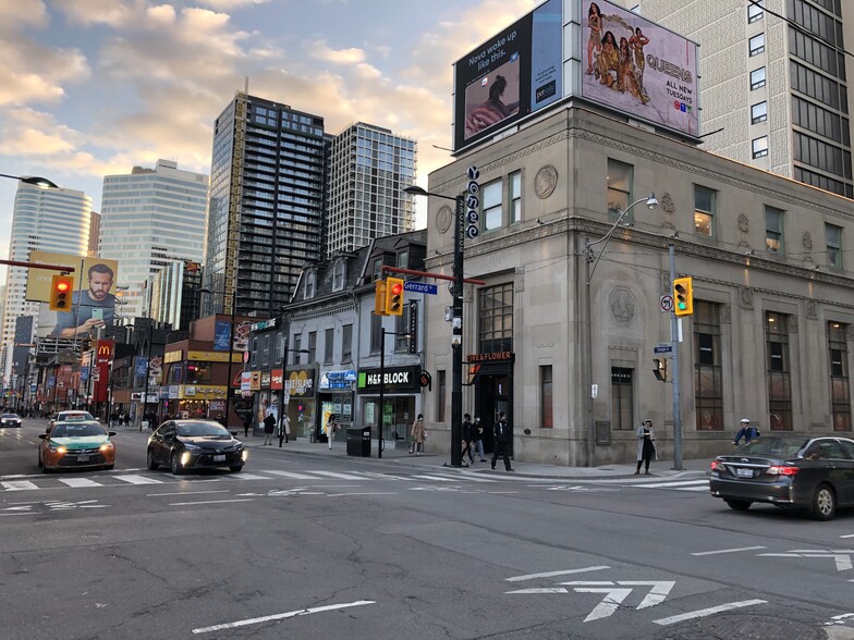 378 Yonge St, Toronto, ON en alquiler - Foto del edificio - Imagen 1 de 10