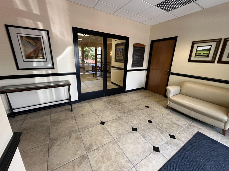 342 Cool Springs Blvd, Franklin, TN en alquiler - Lobby - Imagen 2 de 15