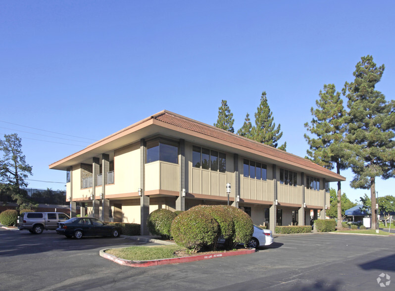 690 Saratoga Ave, San Jose, CA en alquiler - Foto del edificio - Imagen 1 de 5