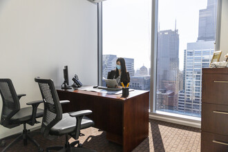 155 N Wacker Dr, Chicago, IL en alquiler Foto del interior- Imagen 1 de 9