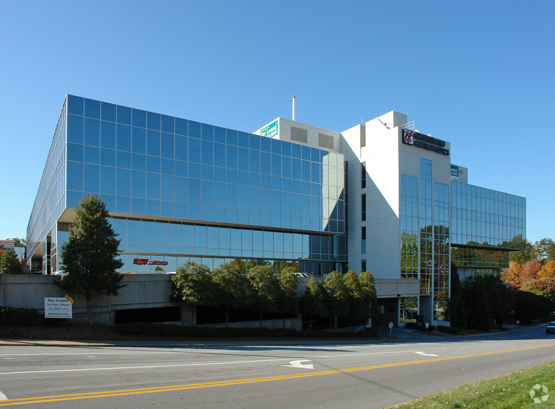 3200 Northline Ave, Greensboro, NC en alquiler - Foto del edificio - Imagen 2 de 13