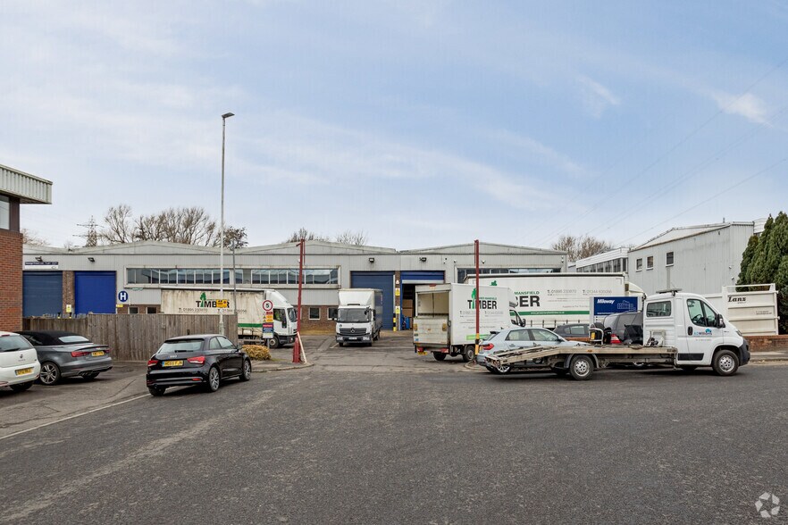 Eskdale Rd, Uxbridge en alquiler - Foto del edificio - Imagen 2 de 6