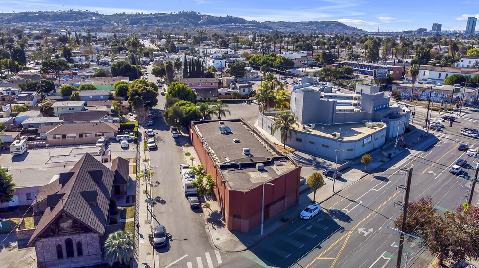 5000 W Adams Blvd, Los Angeles, CA en alquiler - Foto del edificio - Imagen 1 de 26