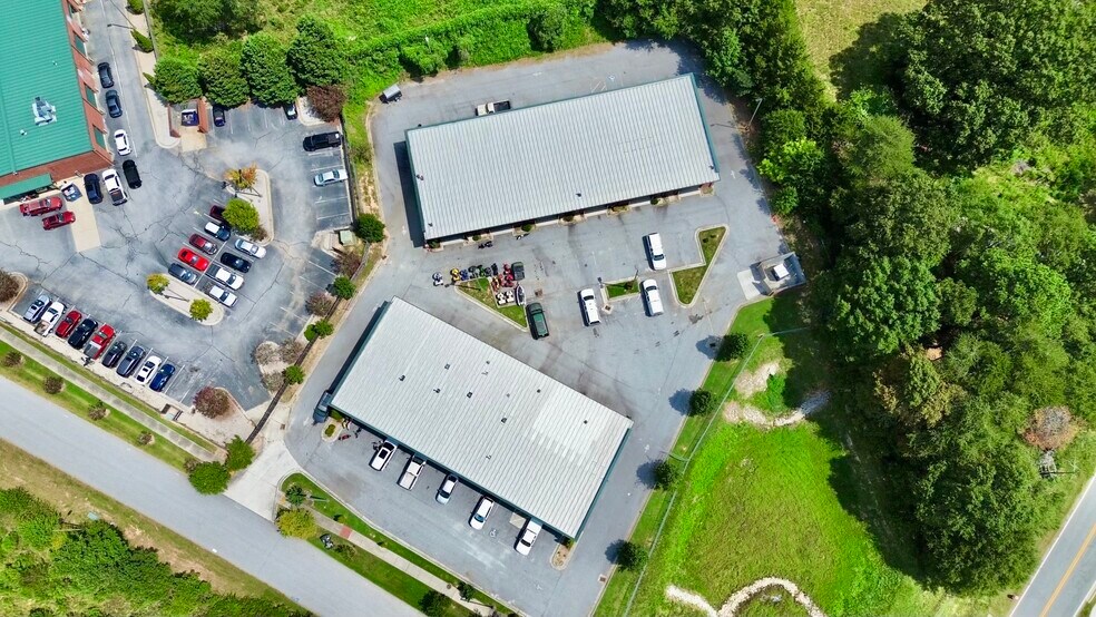 3476 Palmer Drive - 2 Building Complex cartera de 2 inmuebles en venta en LoopNet.es - Vista aérea - Imagen 3 de 3