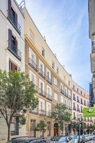 Más detalles de Calle de Campomanes, 8, Madrid - Local en alquiler