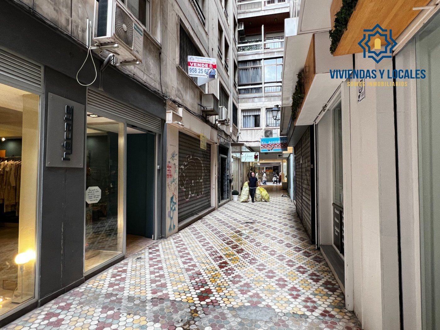 Oficina en Granada en venta Foto del edificio- Imagen 1 de 16
