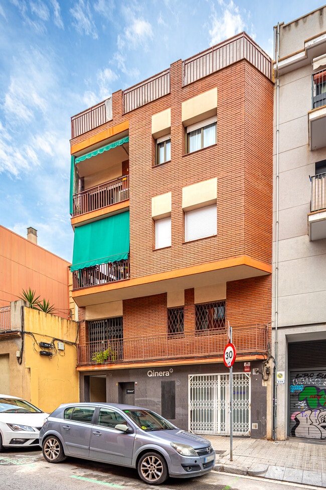 Más detalles de Carrer de la Mare de Deu del Coll, 70, Barcelona - Edificio residencial​ en venta