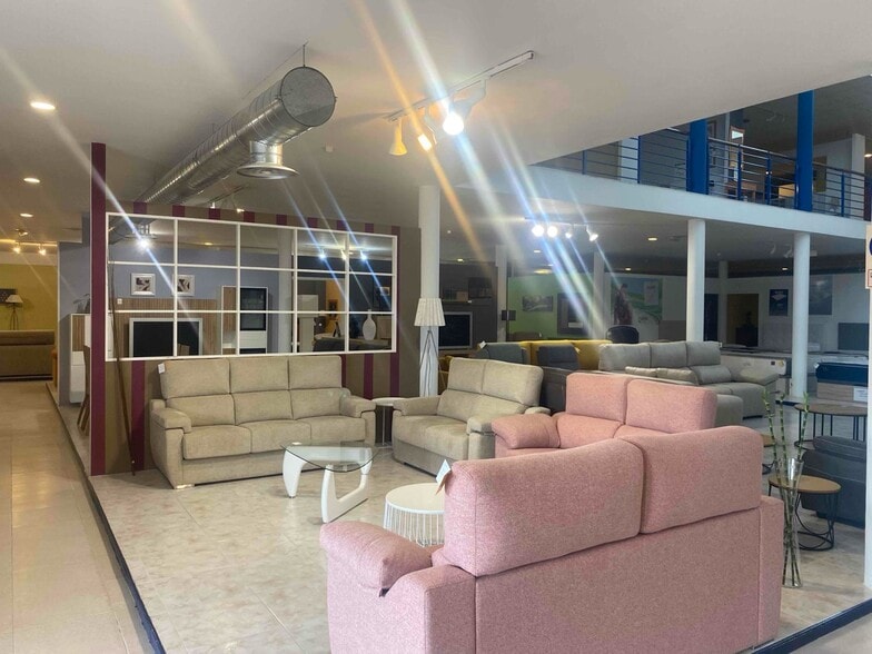 Nave en Cabanillas del Campo, Guadalajara en venta - Foto del edificio - Imagen 2 de 8