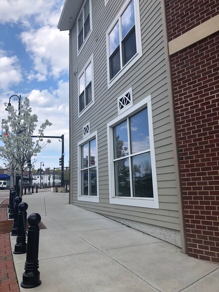 25 Commercial St, Braintree, MA en alquiler - Foto del edificio - Imagen 2 de 6