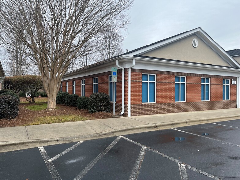 8426 Medical Plaza Dr, Charlotte, NC en venta - Foto del edificio - Imagen 1 de 12