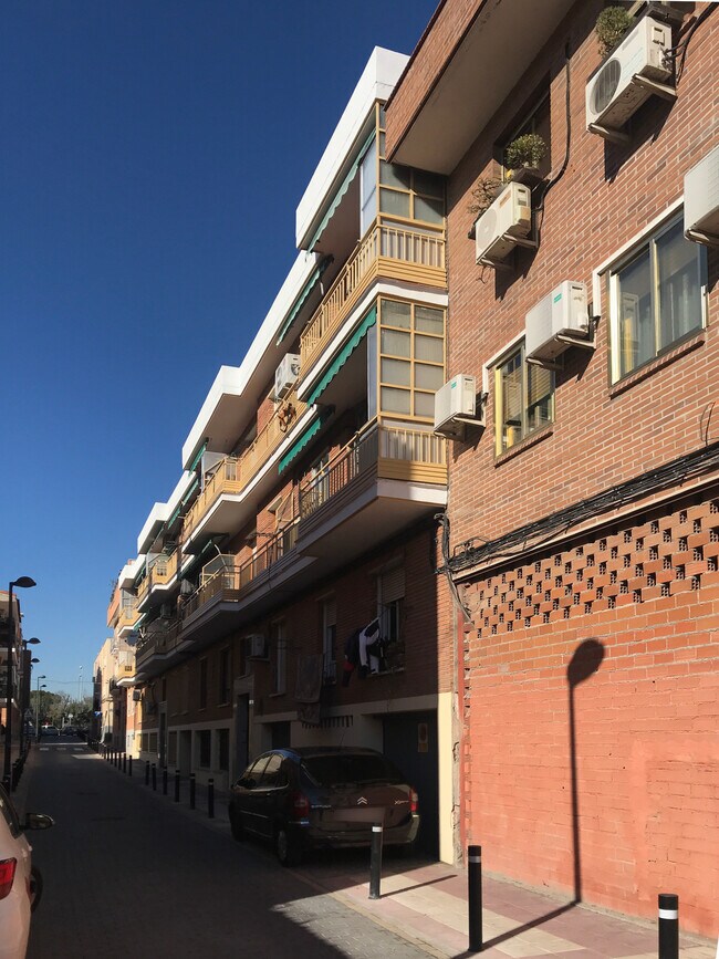 Más detalles de Calle de Fernando Barrachina, 42, Getafe - Edificio residencial​ en venta
