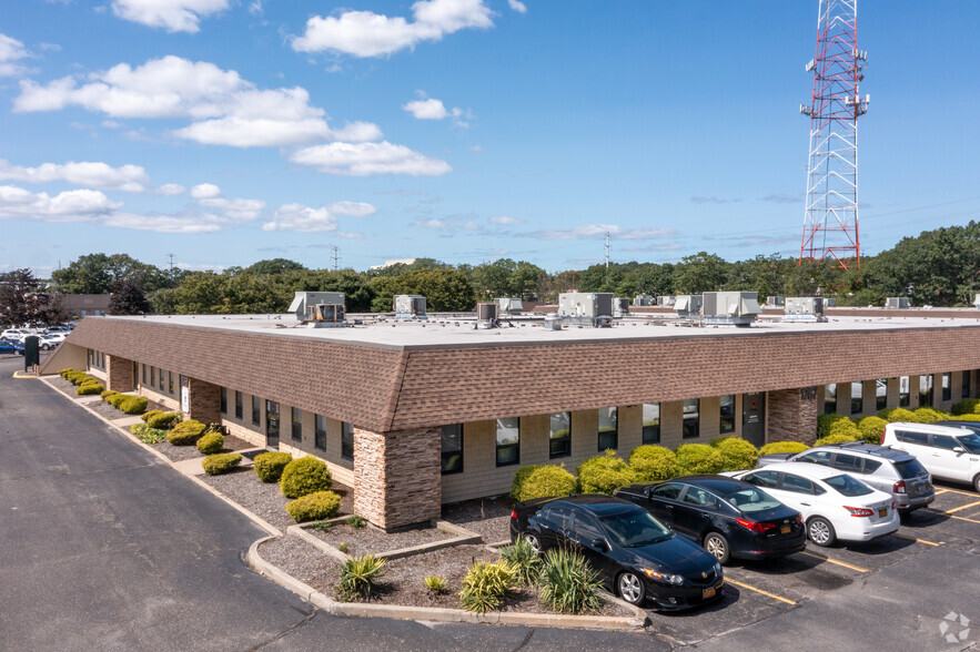 1767 Veterans Memorial Hwy, Islandia, NY en alquiler - Foto del edificio - Imagen 3 de 6