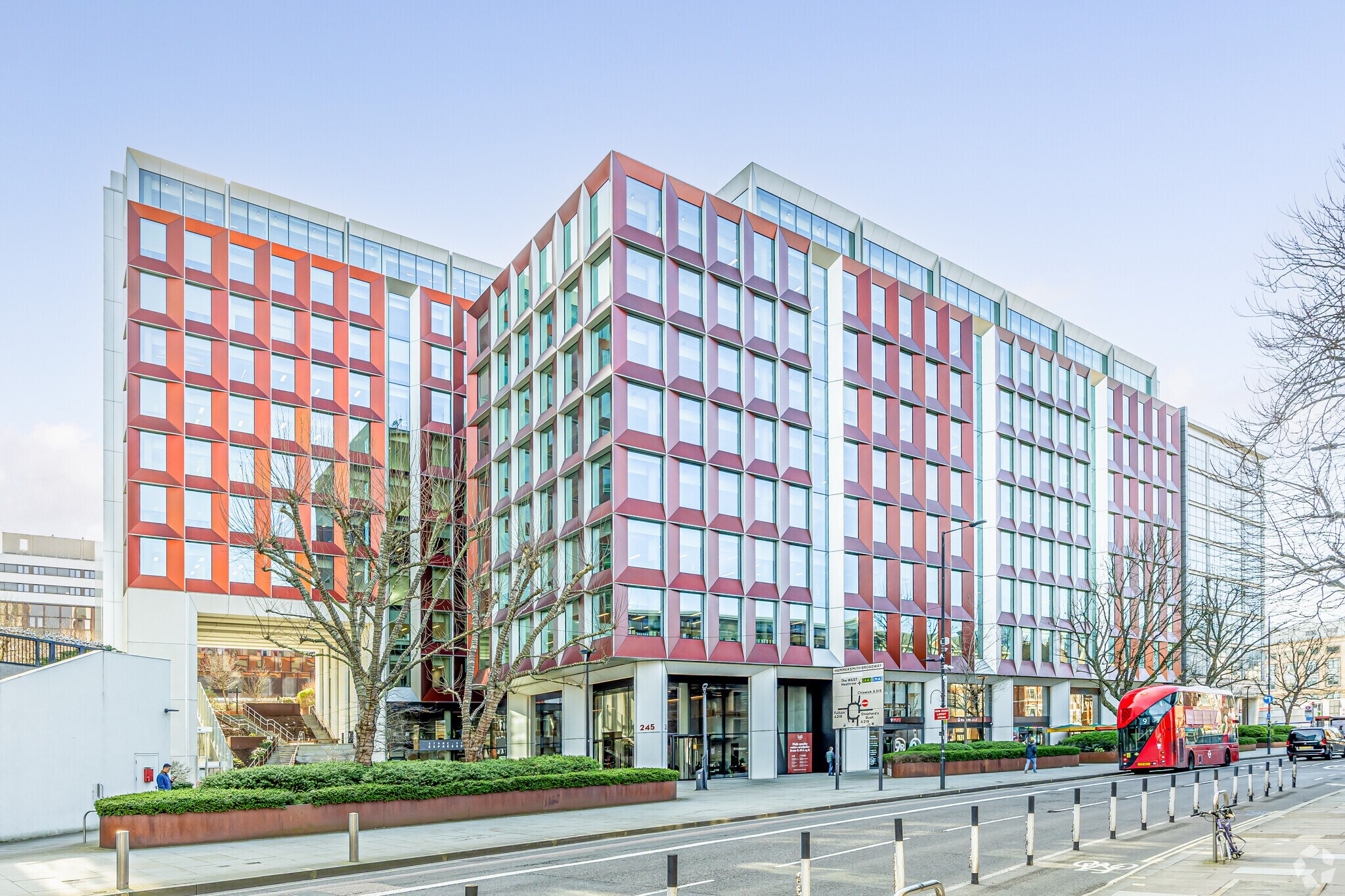 245 Hammersmith Rd, London en alquiler Foto principal- Imagen 1 de 136