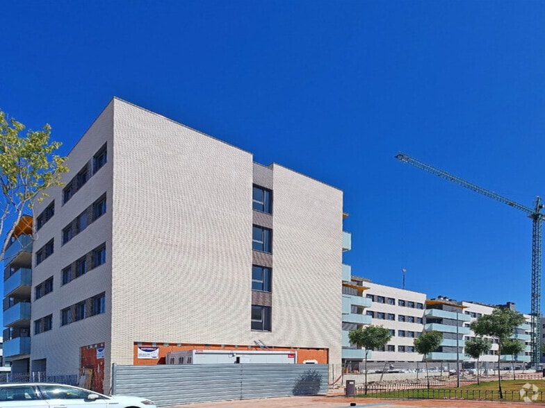 Calle Valle de la Barranca, 1, Torrejón de Ardoz, Madrid en alquiler - Foto del edificio - Imagen 3 de 3