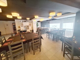 Más detalles de Carrer del Pintor Fortuny, Barberà del Vallès - Edificio residencial​ en venta