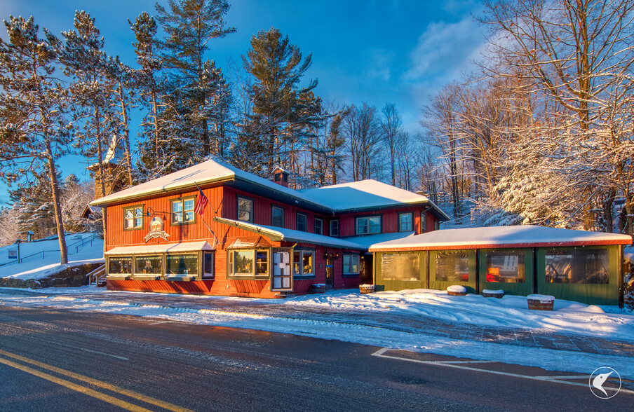 2442 Main St, Lake Placid, NY en venta - Foto del edificio - Imagen 3 de 11