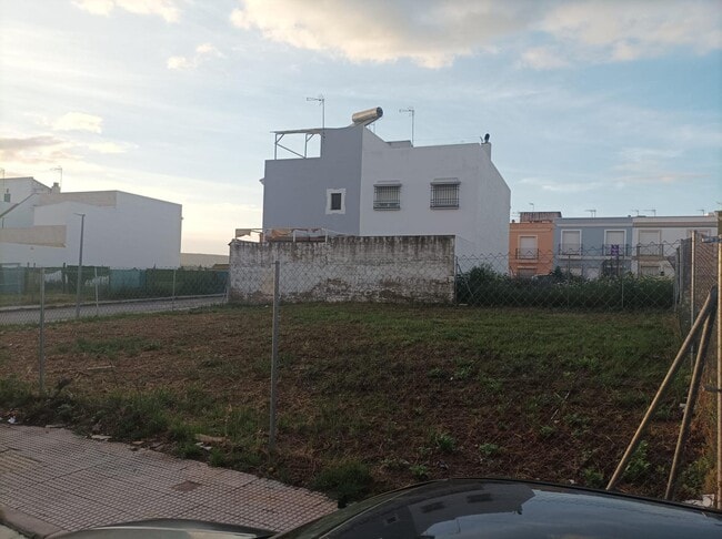 Más detalles de Calle Clara Campoamor, 85, Cantillana - Terreno en venta