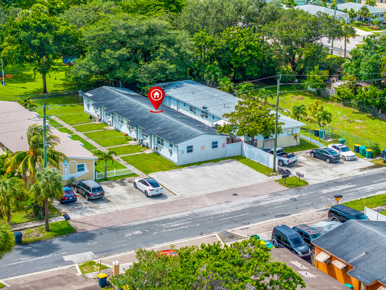 711 SW 10th St, Dania Beach, FL en venta - Foto del edificio - Imagen 2 de 12