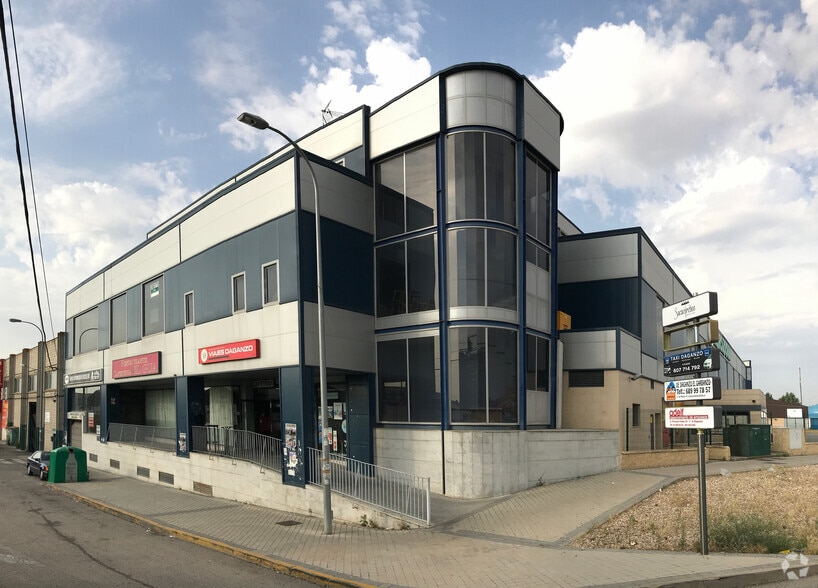 Calle de Ramón y Cajal, 60, Daganzo de Arriba, Madrid en alquiler - Foto del edificio - Imagen 2 de 3