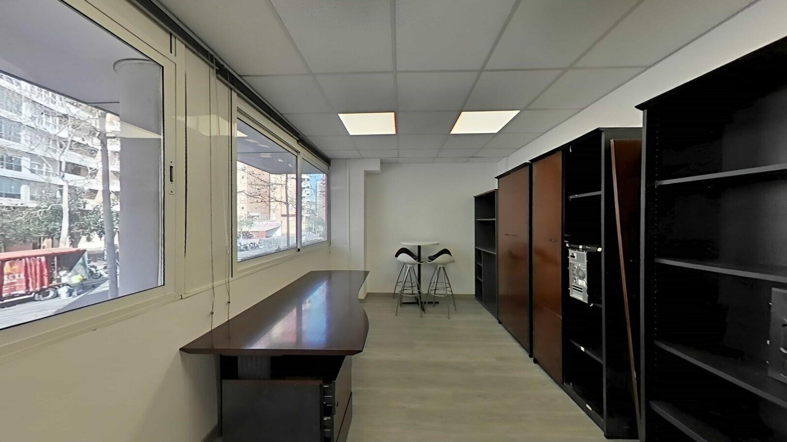 Barcelona, BAR 08016 - - - Foto del interior - Image 1 of 12