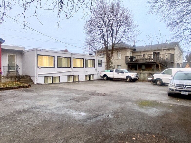 18 Ontario St, Grimsby, ON en alquiler - Foto del edificio - Imagen 3 de 6